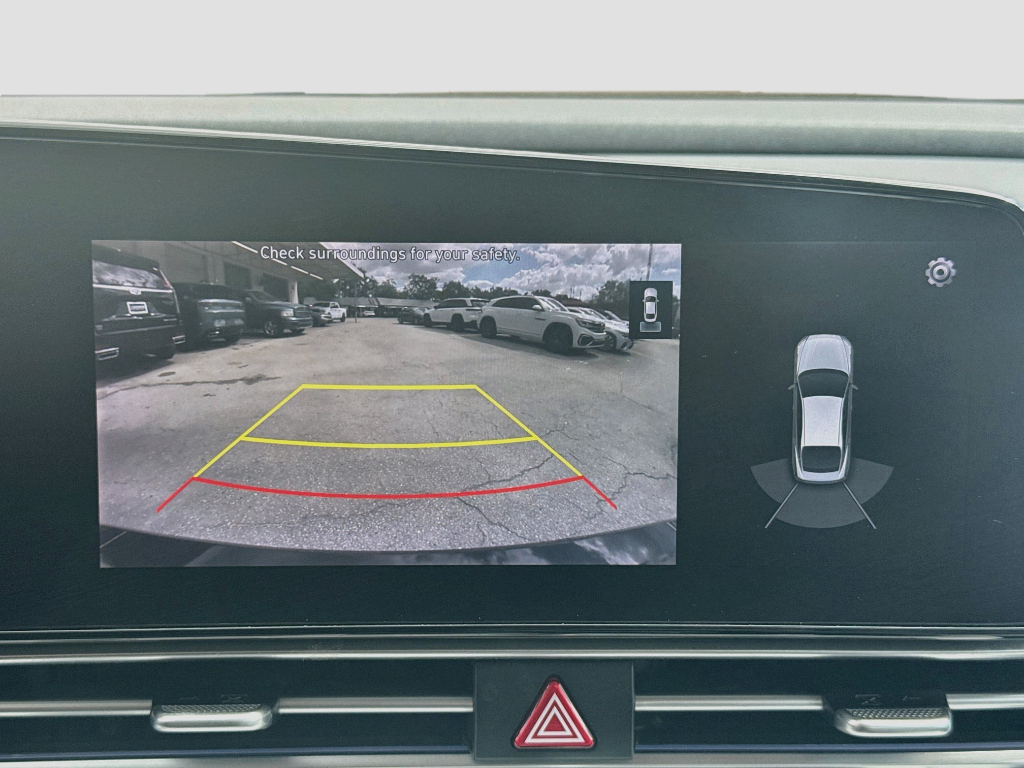 Used 2021 Hyundai Elantra Limited w/ Cargo Package FWD image 11