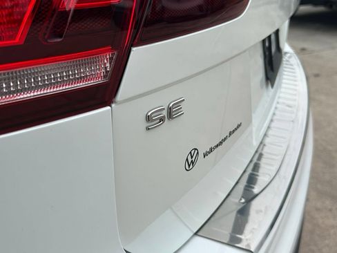Certified 2023 Volkswagen Tiguan SE FWD image 42