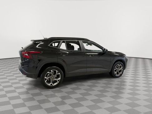 Certified 2025 Chevrolet Trax LT w/ LT Convenience Package image 11