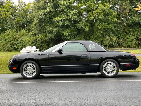 Used 2002 Ford Thunderbird image 3
