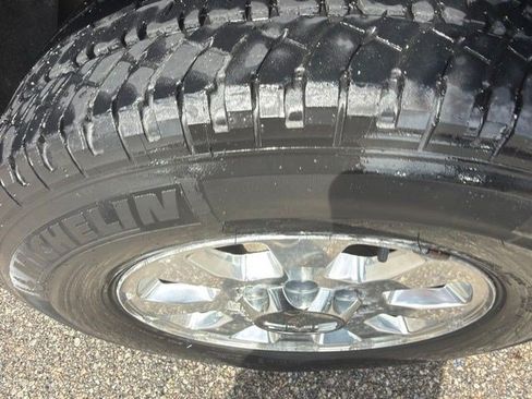 Used 2011 GMC Sierra 2500 SLT w/ SLT Convenience Package AWD/4WD image 9
