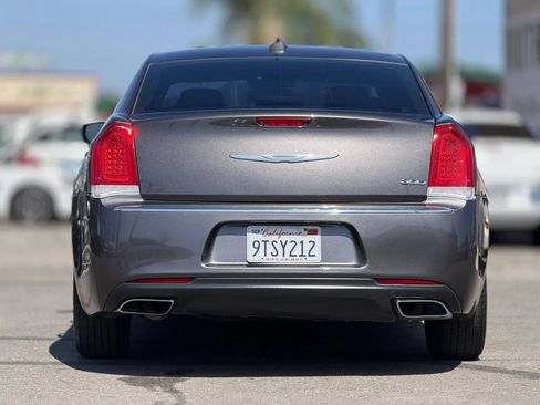 Used 2015 Chrysler 300 Limited RWD image 15