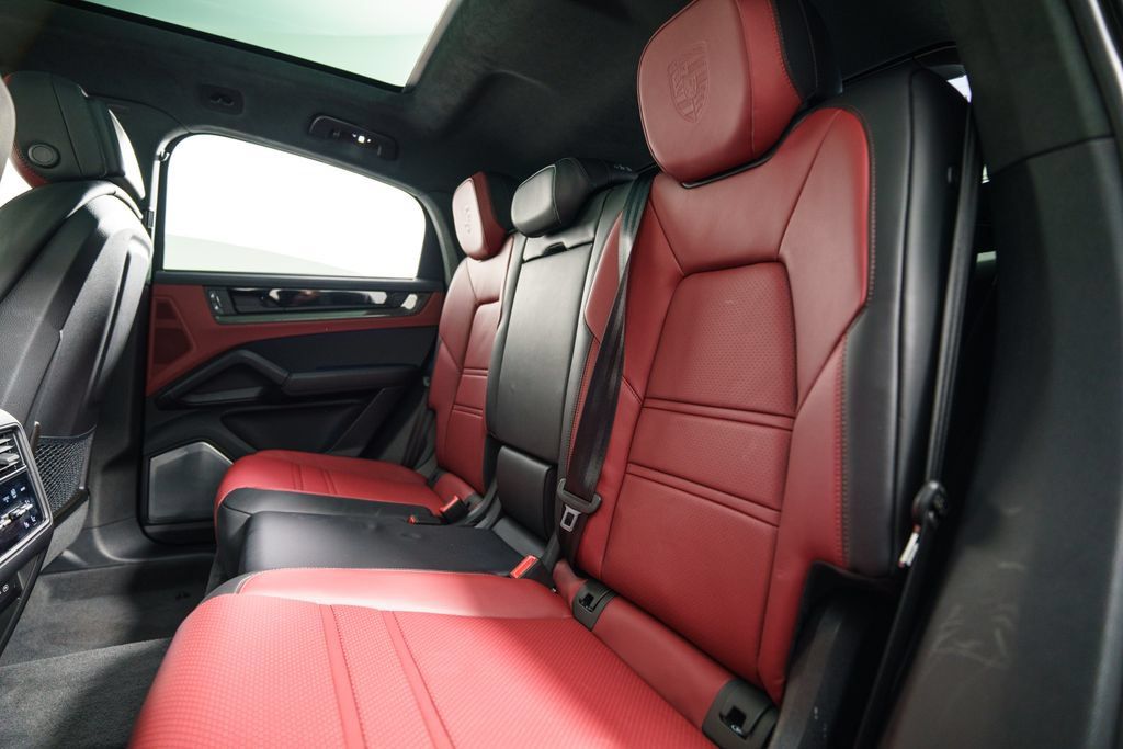 Certified 2026 Porsche Cayenne GTS AWD/4WD image 48