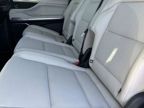 New 2026 Lincoln Navigator Premiere AWD/4WD image 18