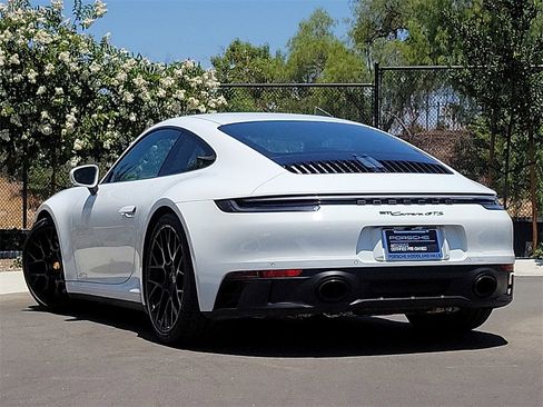 Used 2024 Porsche 911 Carrera GTS image 3