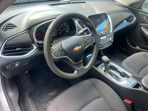 Used 2021 Chevrolet Malibu LT FWD image 11