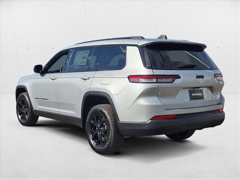 New 2025 Jeep Grand Cherokee L Altitude image 6