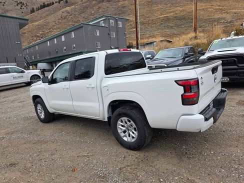 Used 2024 Nissan Frontier SV image 12