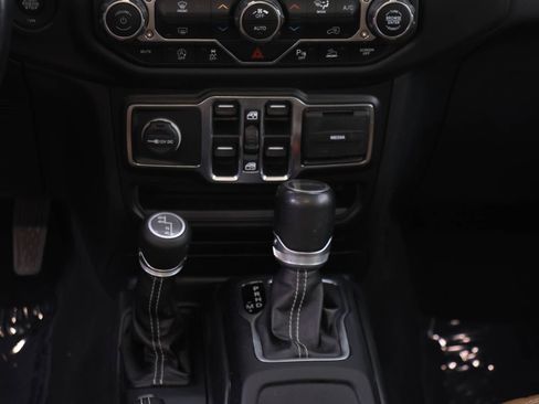 Used 2020 Jeep Gladiator Overland AWD/4WD image 15