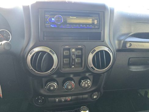 Used 2016 Jeep Wrangler Unlimited Sport w/ Quick Order Package 24S AWD/4WD image 22