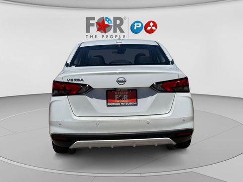 Used 2025 Nissan Versa SV FWD image 4