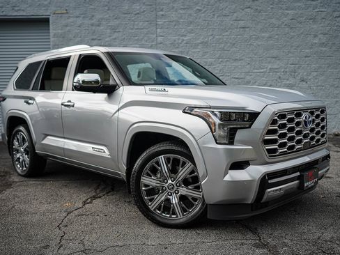 Used 2024 Toyota Sequoia Capstone image 8