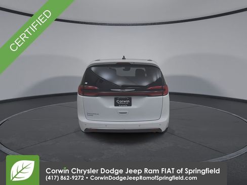 Certified 2023 Chrysler Pacifica Touring-L image 13