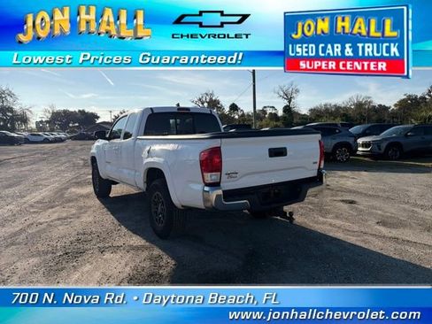 Used 2017 Toyota Tacoma 4x4 Access Cab image 8