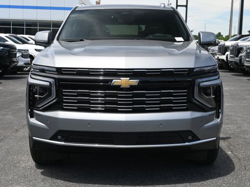 New 2026 Chevrolet Suburban High Country AWD/4WD image 3