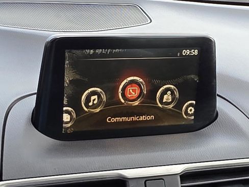 Used 2018 MAZDA MAZDA3 Touring image 13