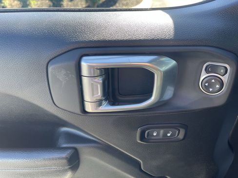 Used 2024 Jeep Wrangler Sport S image 23