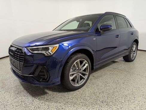 New 2025 Audi Q3 2.0T Premium image 3