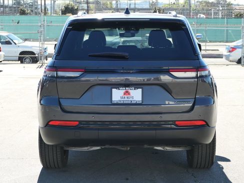 Used 2025 Jeep Grand Cherokee Limited w/ Black Appearance Package image 6