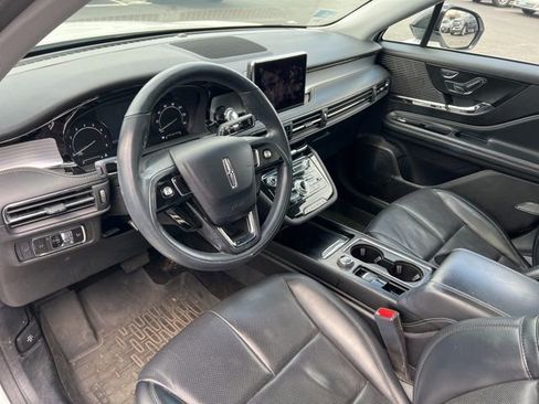 Used 2022 Lincoln Corsair AWD w/ Premium Package image 8