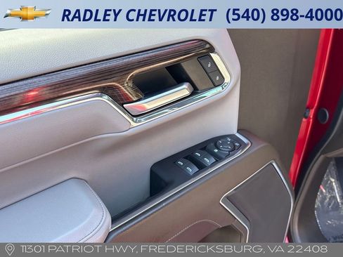 Used 2024 Chevrolet Silverado 1500 LT AWD/4WD image 5