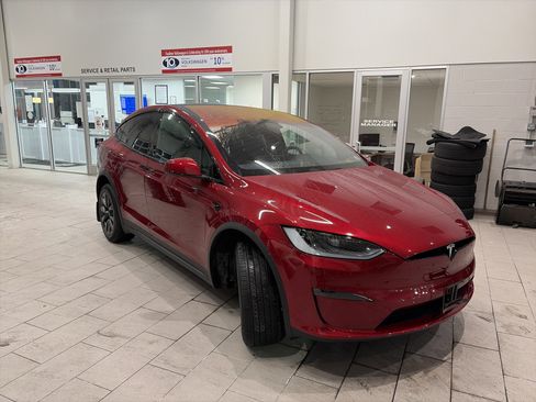 Used 2023 Tesla Model X image 5