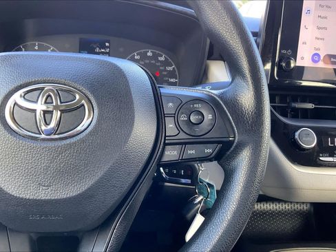 Used 2023 Toyota Corolla LE FWD image 44