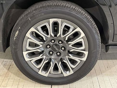 Used 2023 GMC Yukon Denali Ultimate AWD/4WD image 13