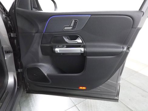 Used 2023 Mercedes-Benz EQB 300 4MATIC w/ Exclusive Package image 34