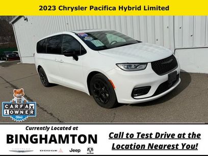 Used 2023 Chrysler Pacifica Limited w/ S Appearance Package