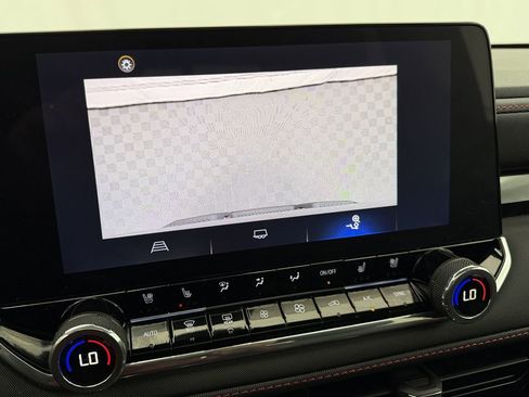 Used 2024 Chevrolet Colorado Z71 w/ Z71 Convenience Package 2 image 28