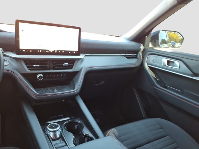 Used 2025 Ford Explorer ST-Line w/ Premium Package RWD image 32