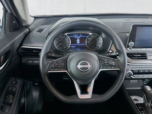 Used 2024 Nissan Altima 2.5 SV image 17