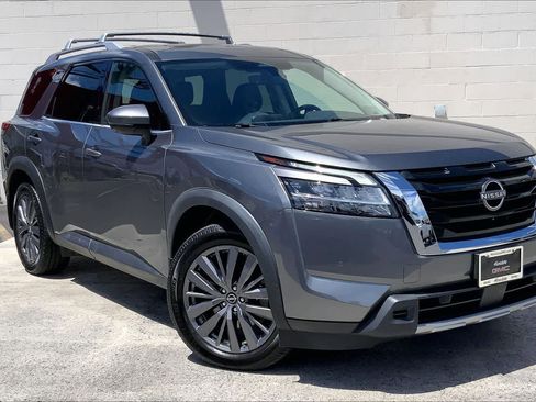 Used 2023 Nissan Pathfinder SL w/ SL Premium Package image 21