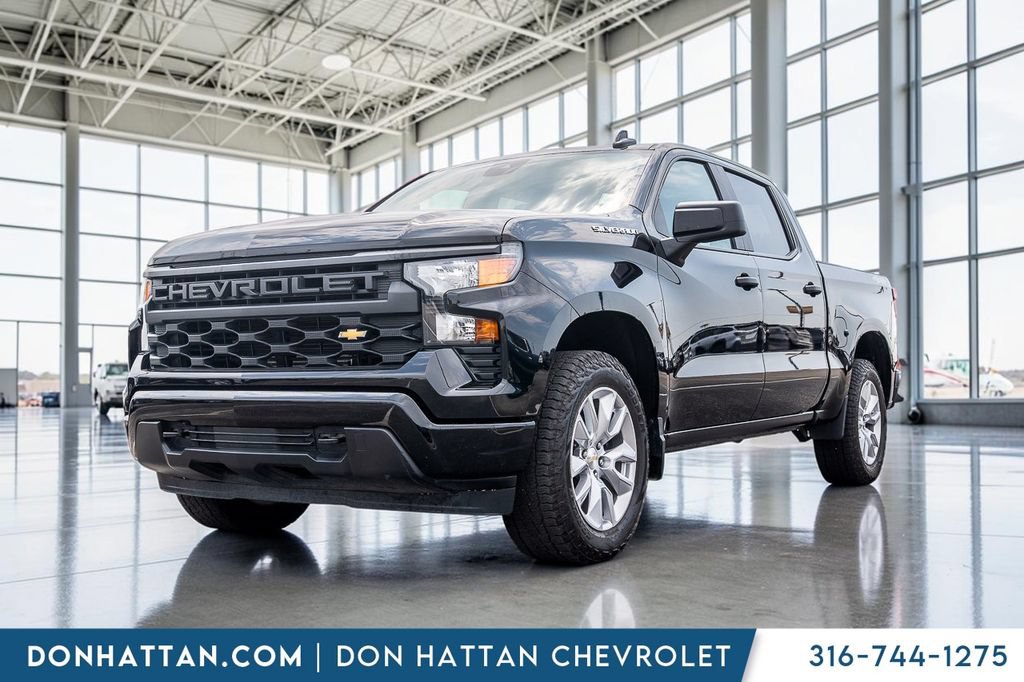 Used 2024 Chevrolet Silverado 1500 Custom AWD/4WD image 1