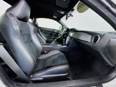 Used 2015 Subaru BRZ Limited RWD image 28