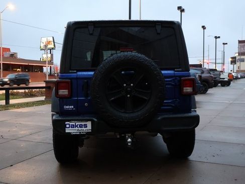 Used 2018 Jeep Wrangler Unlimited Sport S image 6