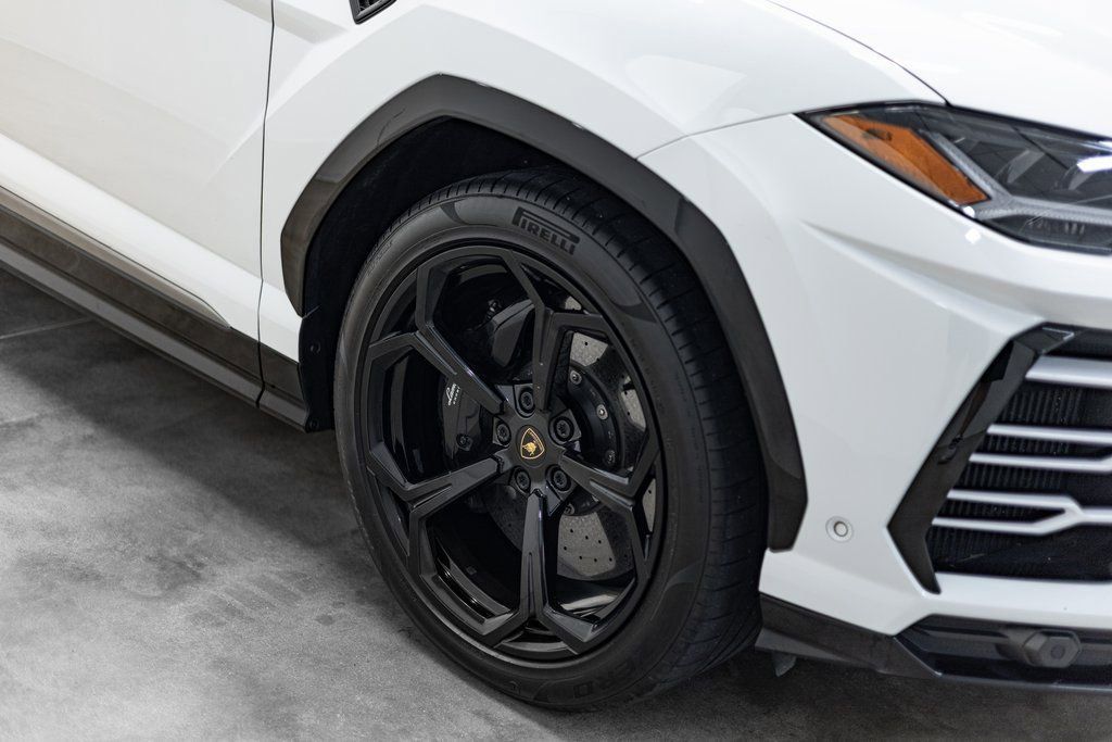 Used 2021 Lamborghini Urus AWD/4WD image 13