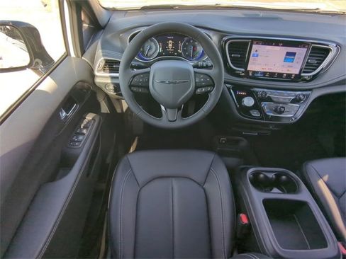 New 2026 Chrysler Pacifica Select w/ S Appearance Package image 20