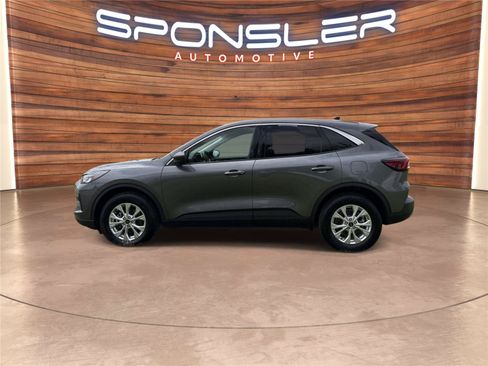 Used 2023 Ford Escape Active w/ Tech Pack #1 AWD/4WD image 2