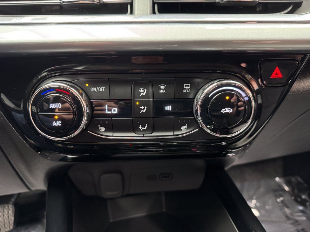 Used 2025 Chevrolet Trax LT w/ Driver Confidence Package FWD image 19