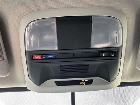 Used 2023 Subaru Crosstrek 2.0i Premium image 40