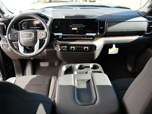Used 2026 GMC Sierra 1500 SLE w/ Preferred Package AWD/4WD image 15