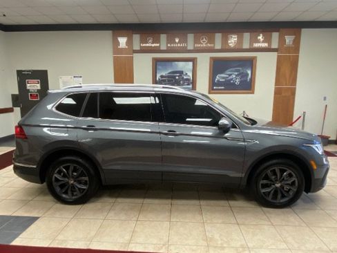 Used 2023 Volkswagen Tiguan SE FWD image 5
