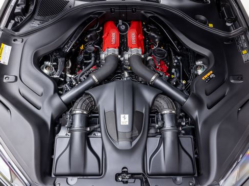 Certified 2023 Ferrari Portofino M RWD image 18