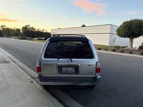 Used 2002 Toyota 4Runner SR5 w/ Upgrade Value Pkg 2 RWD image 5
