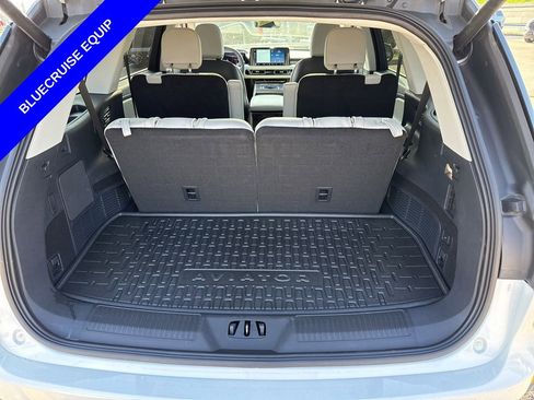 Used 2025 Lincoln Aviator AWD w/ Jet Appearance Package image 11
