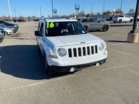 Used 2016 Jeep Patriot High Altitude image 1