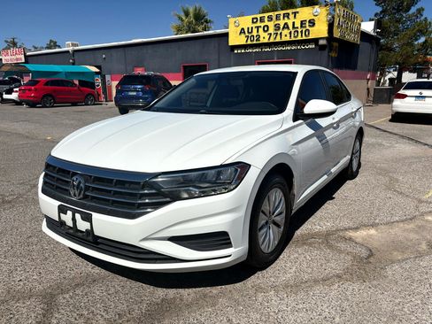 Used 2019 Volkswagen Jetta S image 2