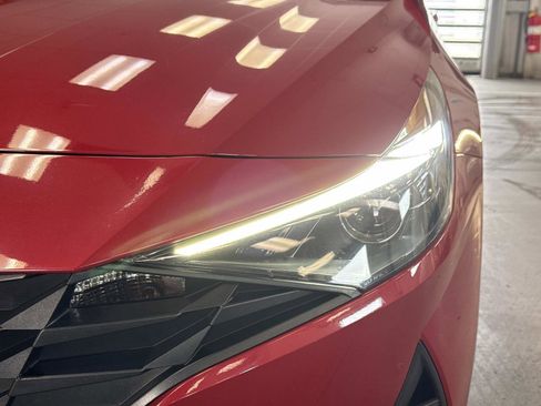 Used 2022 Hyundai Elantra SEL w/ Preferred Accessory Package image 10